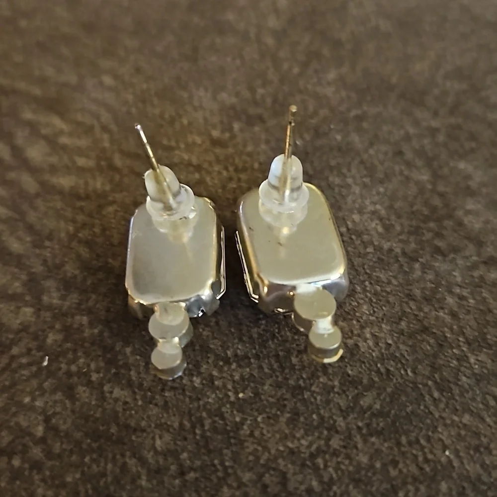 5/$25 Citrine Glass Gem Old Hollywood Post Earrings